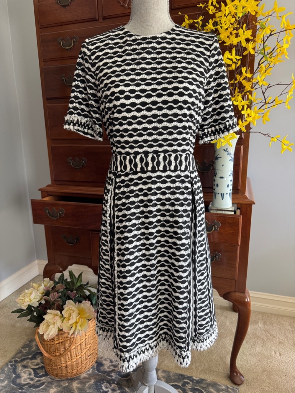 Tory Burch Paulina Lacey Dotted
Dress New Size 8 - Picture 2 of 14